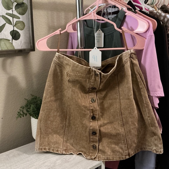 #41 SHE +SKY MINI SKIRT - Picture 1 of 1